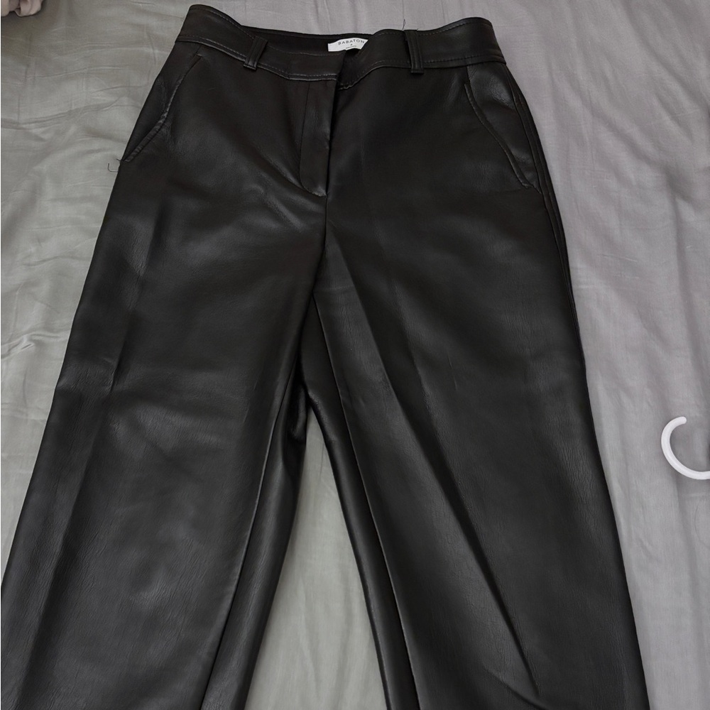 Aritzia Babaton Black Cropped Pants - Picture 3 of 4